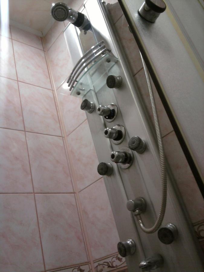 ריבנה House Hotel Apartments 3 מראה חיצוני תמונה